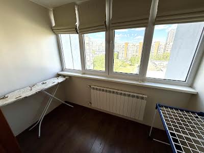 квартира по адресу Ревуцкого ул., 21
