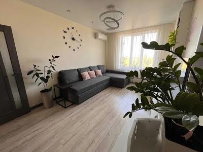 квартира за адресою Абрикосова вул., 3