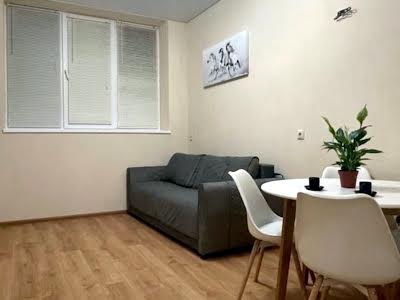 квартира по адресу Парижской Коммуны ул., 4