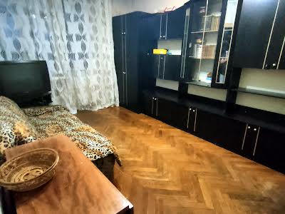 квартира за адресою Миколи Міхновського бульв. (Дружби Народів), 32