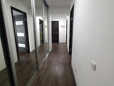 квартира за адресою Яреми, 8