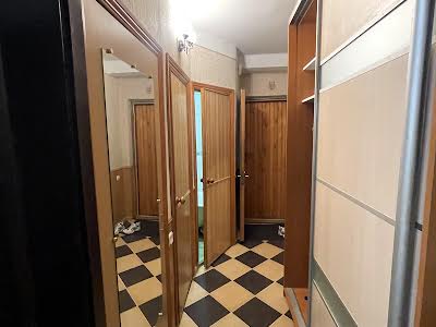 квартира за адресою Буслівська вул., 20