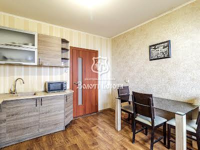 квартира за адресою Здолбунівська вул., 13