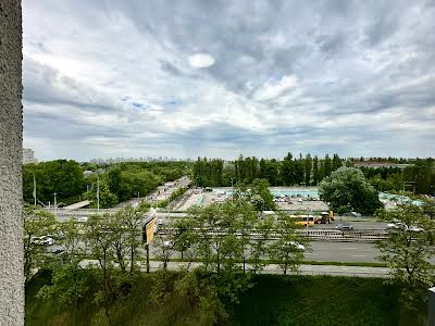 квартира за адресою Любомира Гузара просп. (Космонавта Комарова), 11