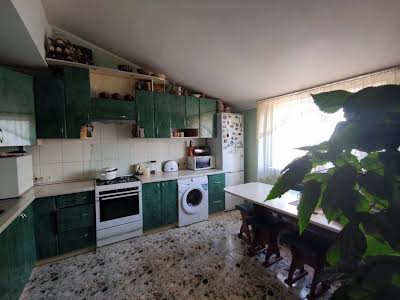 квартира за адресою Коновальця вул., 3