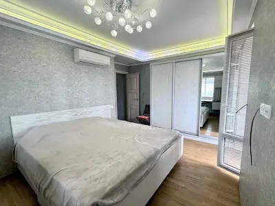 квартира за адресою Володимира Івасюка просп. (Героїв Сталінграду), 19