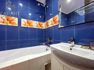 квартира за адресою Свободи просп. (Прокоф'єва), 33