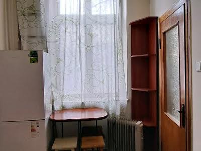 квартира за адресою Під Дубом вул. (Космонавтів), 14