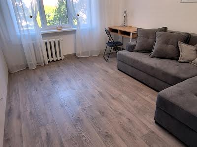 квартира за адресою Івана Миколайчука вул., 10
