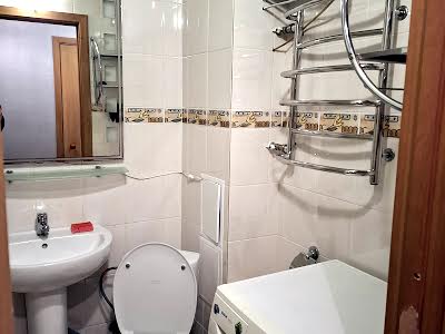 квартира за адресою Любомира Гузара просп. (Космонавта Комарова), 9-А