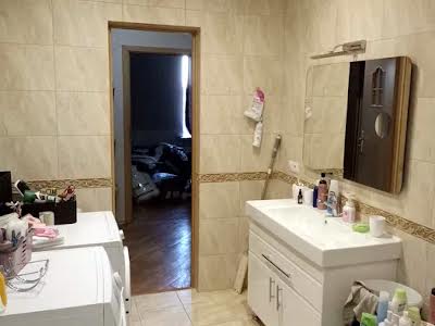 квартира за адресою Академіка Степана Рудницького вул., 31