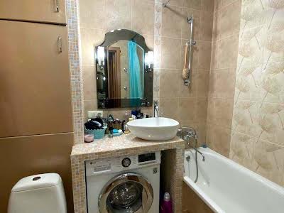 квартира за адресою Поздовжня вул., 1Б