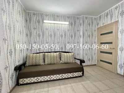 квартира за адресою Сім'ї Кульженків вул. (Петра Дегтяренка), 33