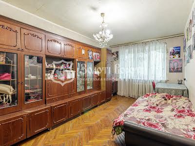 квартира за адресою Івана Їжакевича вул., 7/10