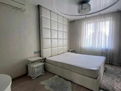 квартира по адресу Вячеслава Черновола ул., 27