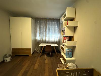 квартира по адресу Межигорская ул., 28