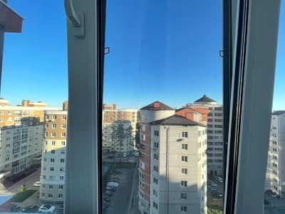 квартира за адресою Українська вул., 83б