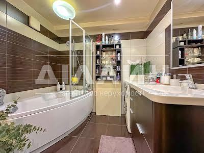 квартира за адресою Лобановского, 30