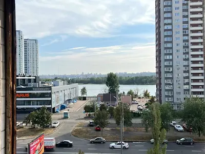 квартира за адресою Героїв полку 