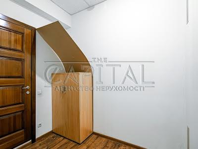комерційна за адресою Оболонська вул., 21