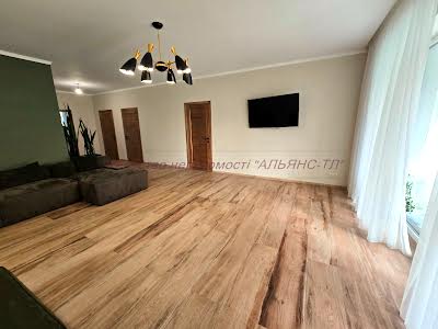 будинок за адресою с. Нижнє Солотвино, Центральна