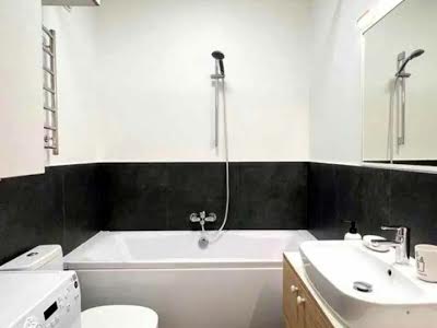 квартира за адресою Богатирська вул., 6а