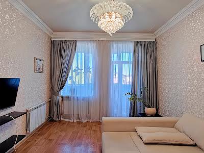 квартира за адресою Левка Лук'яненка вул. (Василя Жуковського), 2-Е