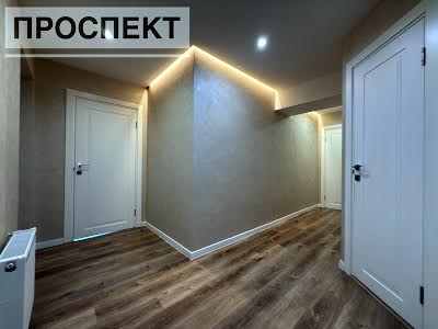 квартира за адресою Михайла Лушпи просп., 2/2