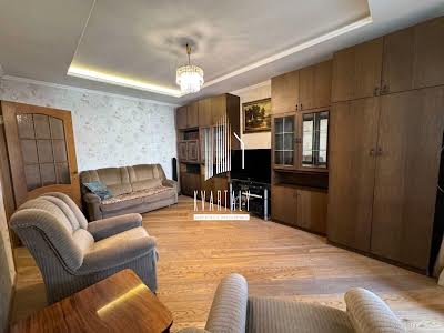 квартира за адресою Федора Ернста вул., 8