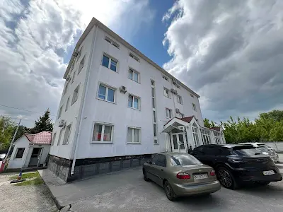 комерційна за адресою Ольги Кобилянської вул. (Горького), 1а