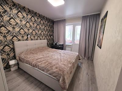 квартира за адресою Новорічна вул., 49