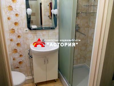 квартира за адресою Українська вул., 8