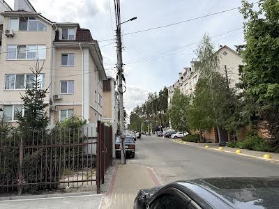 комерційна за адресою Літературна вул. (Чехова), 7