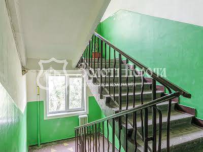 квартира за адресою Метробудівська вул., 5