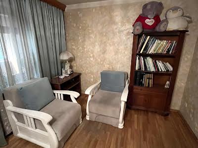 квартира за адресою Оболонська вул., 13-15