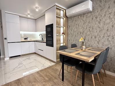 квартира за адресою Якова Гніздовського вул., 8