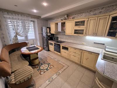 квартира за адресою Олександра Лазаревського вул. (Мініна), 9