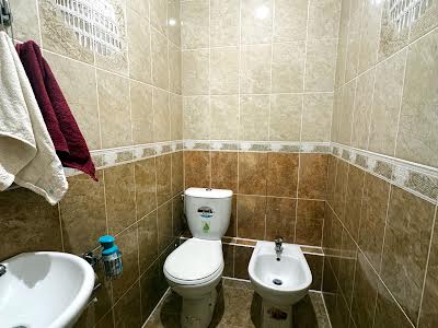 квартира за адресою Гольдбергівська вул. (1-ї Кінної Армії), 9