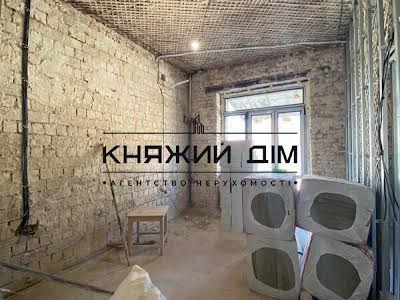 комерційна за адресою Рейтарська вул., 11