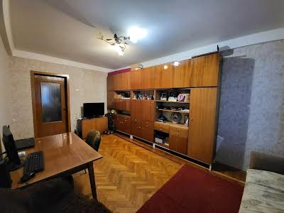 квартира за адресою Євгена Коновальця вул. (Щорса), 37