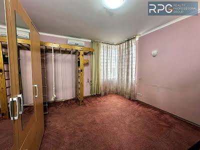 квартира за адресою Старонаводницька вул., 4-В