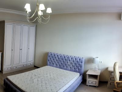 квартира за адресою Кудрявський узвіз, 3-Б