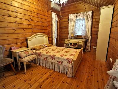 будинок за адресою Вишнева вул.
