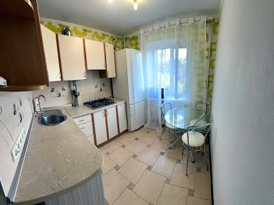 квартира за адресою Білоруська вул., 15а