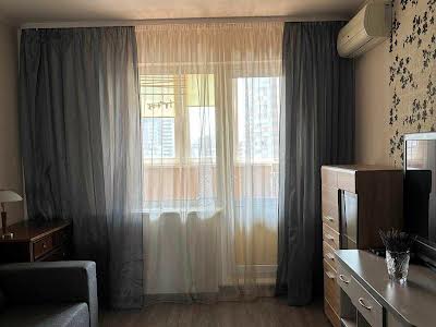квартира за адресою Драгоманова вул., 1-Б