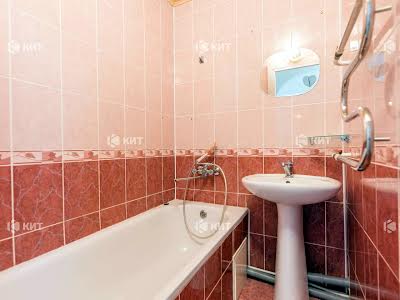 квартира за адресою Дмитра Антоновича бульв., 6