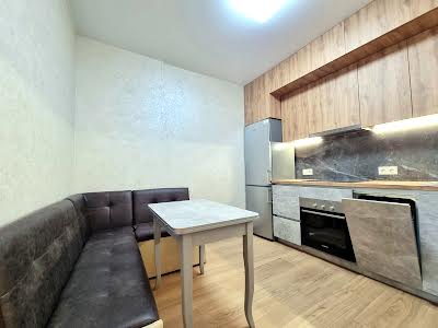 квартира по адресу Любомира Гузара просп. (Космонавта Комарова), 15а
