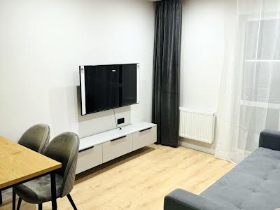квартира за адресою Михайла Максимовича вул. (Онуфрія Трутенка), 28-Е