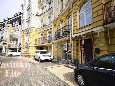 комерційна за адресою Кожум'яцька вул., 20