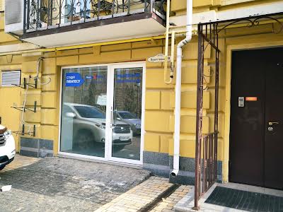 комерційна за адресою Кожум'яцька вул., 20-Б